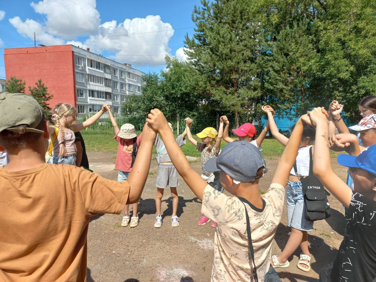 Проект 'Профессии Победы' реализуется на летней практике Проект 'Профессии Победы' реализуется на летней практике