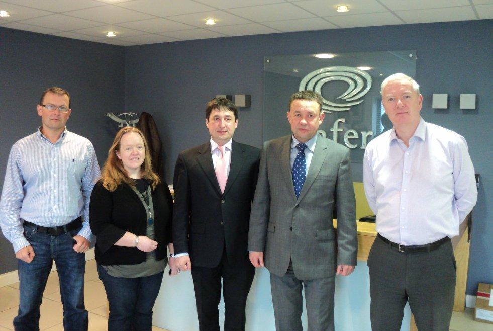 (����� �������): Dr. John Clarke (Enfer Scientific), Dr. Clare Whelan (Enfer Scientific), ��. ����. ������� �.�. (���), ����. �������� �.�. (���), Martin Crowley (�������� Enfer Scientific) - ����� ���������� �������� � ��������������.