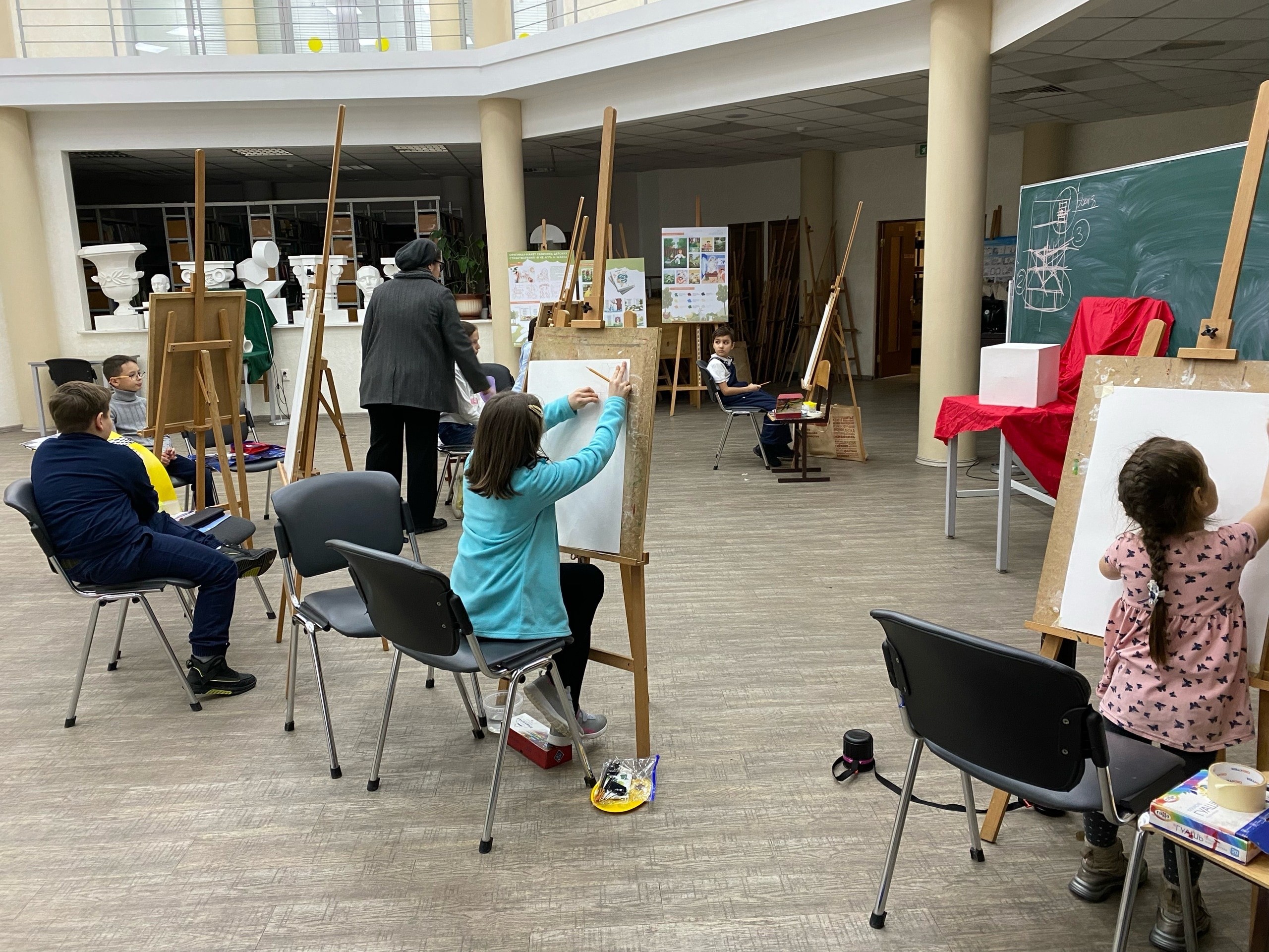 � ��������� ������������� ��������������� ������ ��������� ��������� 'Lingua Art Studio'