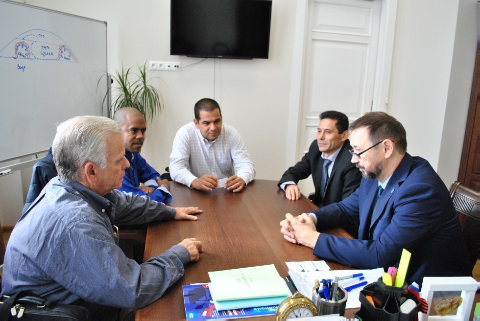 Delegation of Centro de Investigaciones del Petróleo (Cuba) Delegation of Centro de Investigaciones del Petróleo (Cuba)