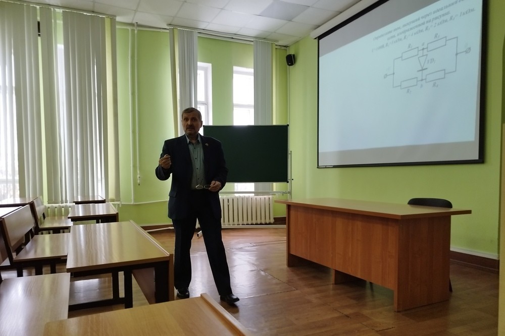 Состоялись занятия психолого-педагогических классов в Елабужском институте КФУ Состоялись занятия психолого-педагогических классов в Елабужском институте КФУ