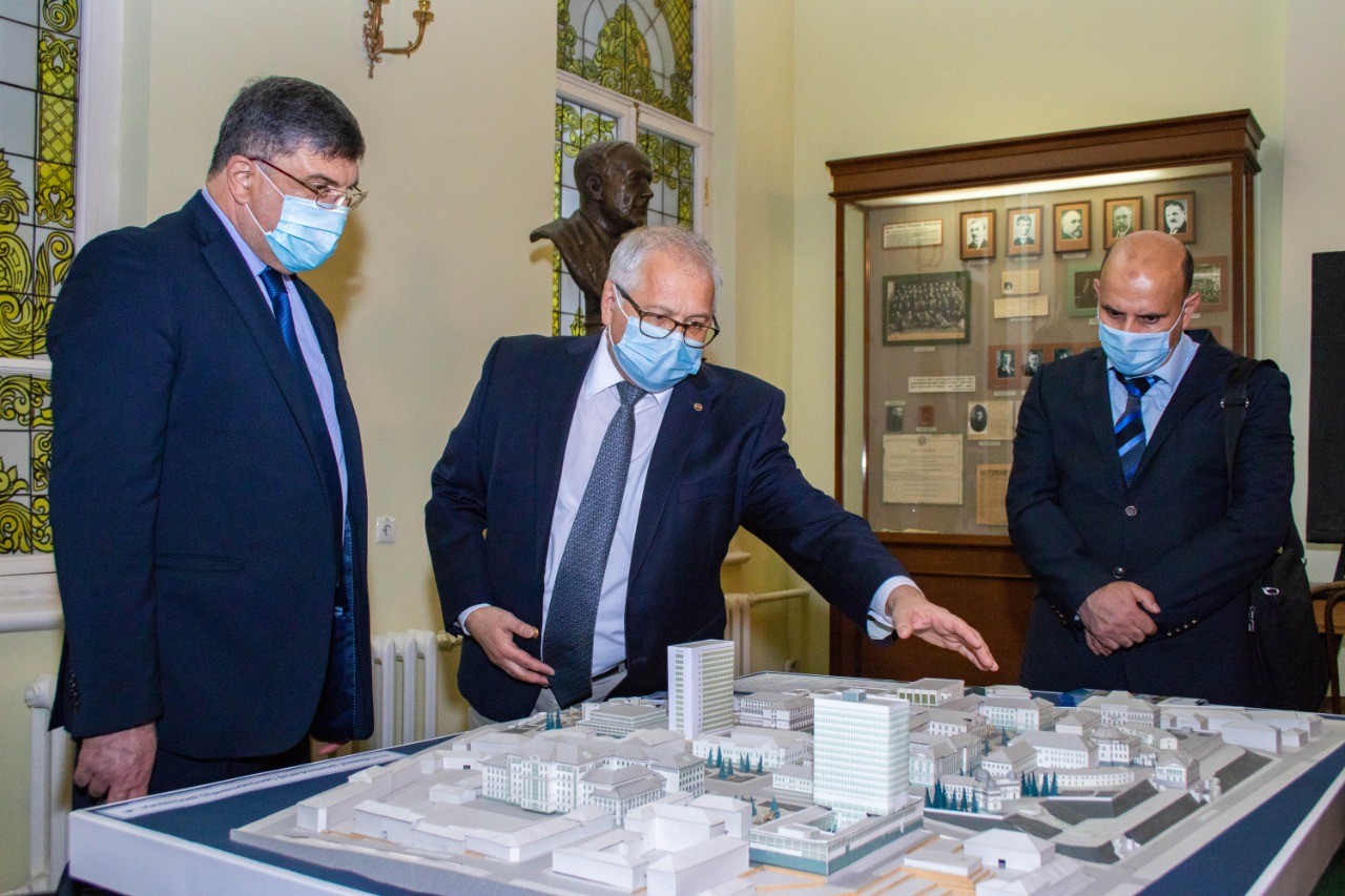 Ambassador of Tunisia Tarak ben Salem seeks expansion of ties with Kazan University