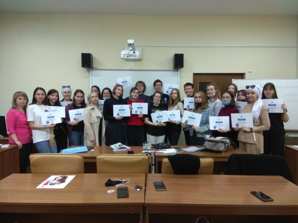 Нам вожатые нужны! Нам вожатые нужны!