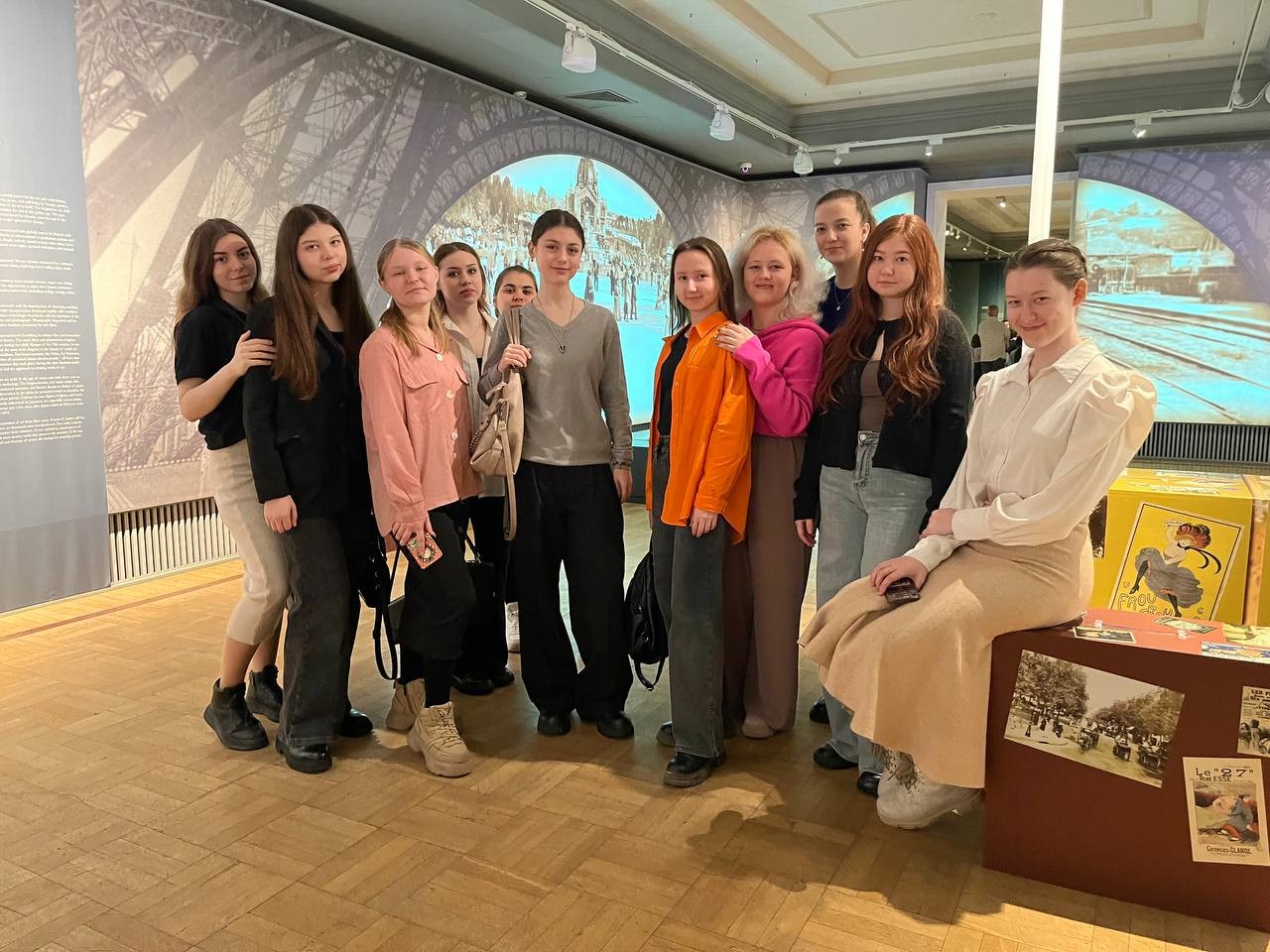 Первокурсники кафедры дошкольного образования посетили выставку 'Прекрасная эпоха. Европейское искусство рубежа XIX?XX вв.' Первокурсники кафедры дошкольного образования посетили выставку 'Прекрасная эпоха. Европейское искусство рубежа XIX?XX вв.'