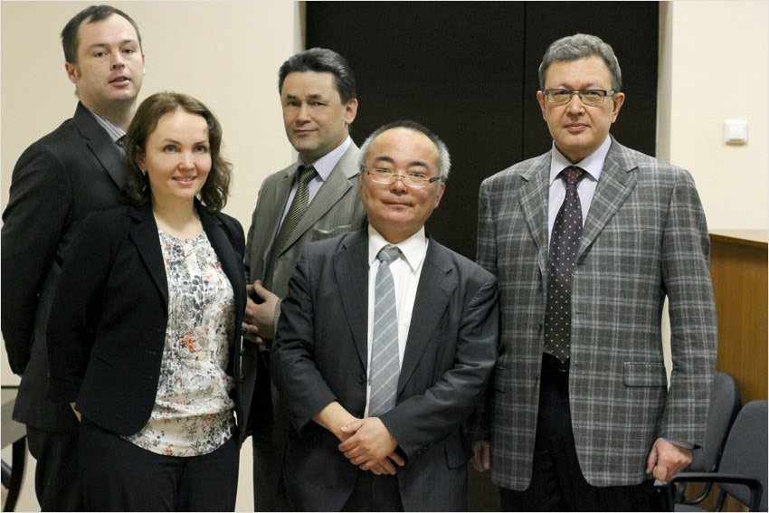 A Meeting with an Eminent Scientist from Japan, Professor Kimitako Matsuzato﻿