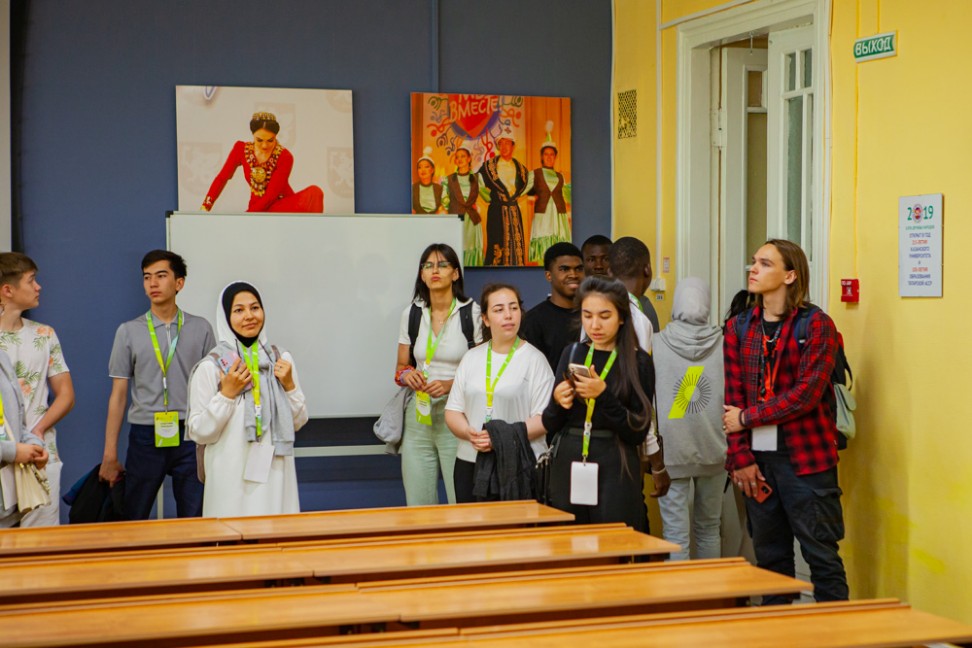 В Елабужский институт приехали студенты 'Летнего университета' В Елабужский институт приехали студенты 'Летнего университета'