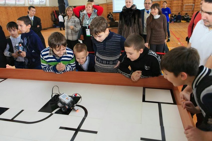 Соревнования по робототехнике Соревнования по робототехнике