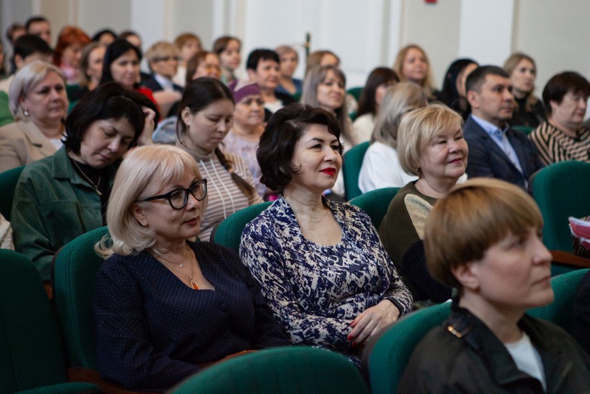 Стартовала II Всероссийская научно-практическая конференция 'Выпускники Елабужского института в современном образовательном пространстве' Стартовала II Всероссийская научно-практическая конференция 'Выпускники Елабужского института в современном образовательном пространстве'