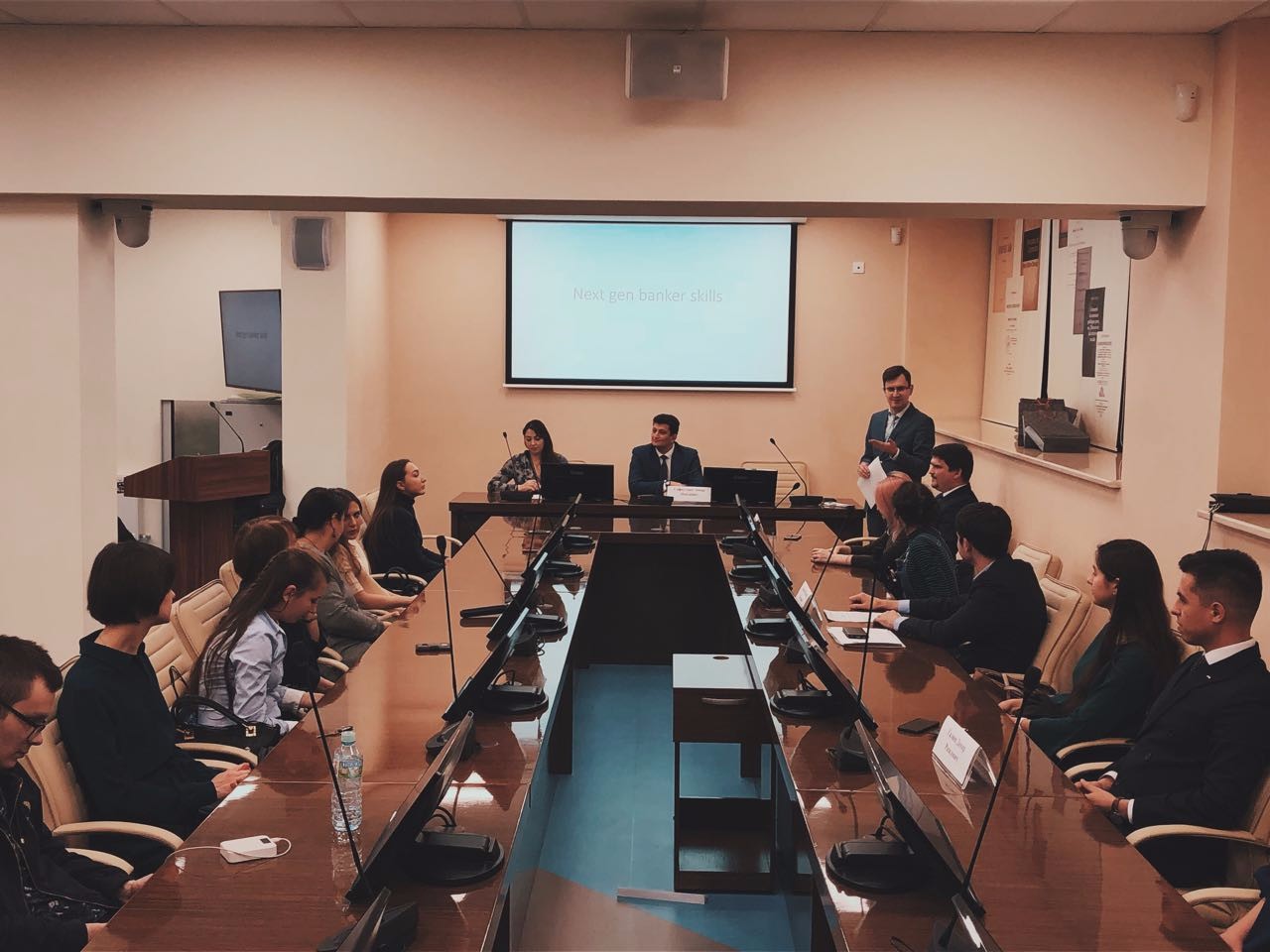 Круглый стол в рамках недели банковского работника Круглый стол в рамках недели банковского работника