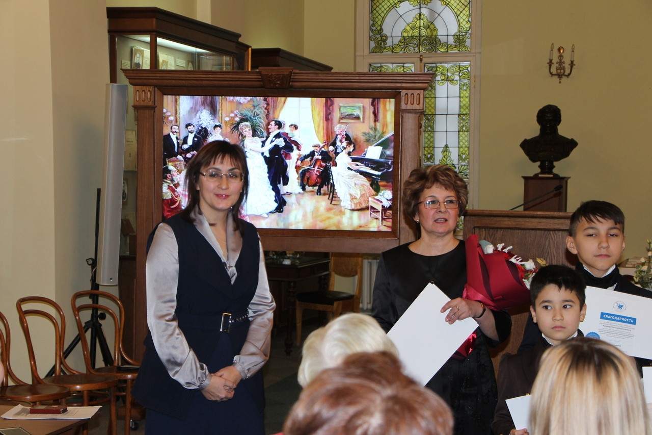 Детский театр 'Радуга' показал спектакль в Музее истории КФУ Детский театр 'Радуга' показал спектакль в Музее истории КФУ