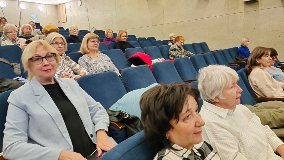 Студенты Университета третьего возраста погрузились в историю искусства древней Греции Студенты Университета третьего возраста погрузились в историю искусства древней Греции