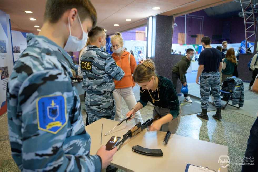 Мы очень рады долгожданной встрече с Вами ? первокурсники! Мы очень рады долгожданной встрече с Вами ? первокурсники!