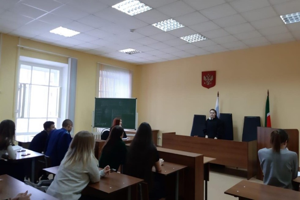 В Елабужском институте КФУ состоялась неделя юридической науки В Елабужском институте КФУ состоялась неделя юридической науки