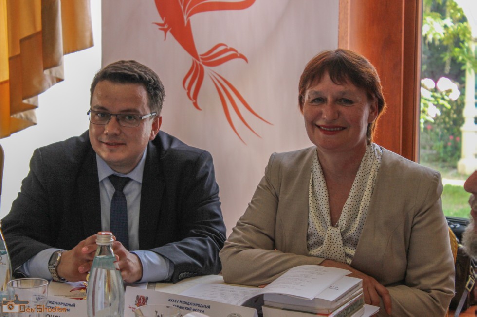 Сотрудники ИСФН приняли участие в XXXIV Харакском форуме Сотрудники ИСФН приняли участие в XXXIV Харакском форуме