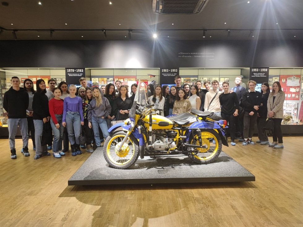 Студенты 3 курса специальности Студенты 3 курса специальности