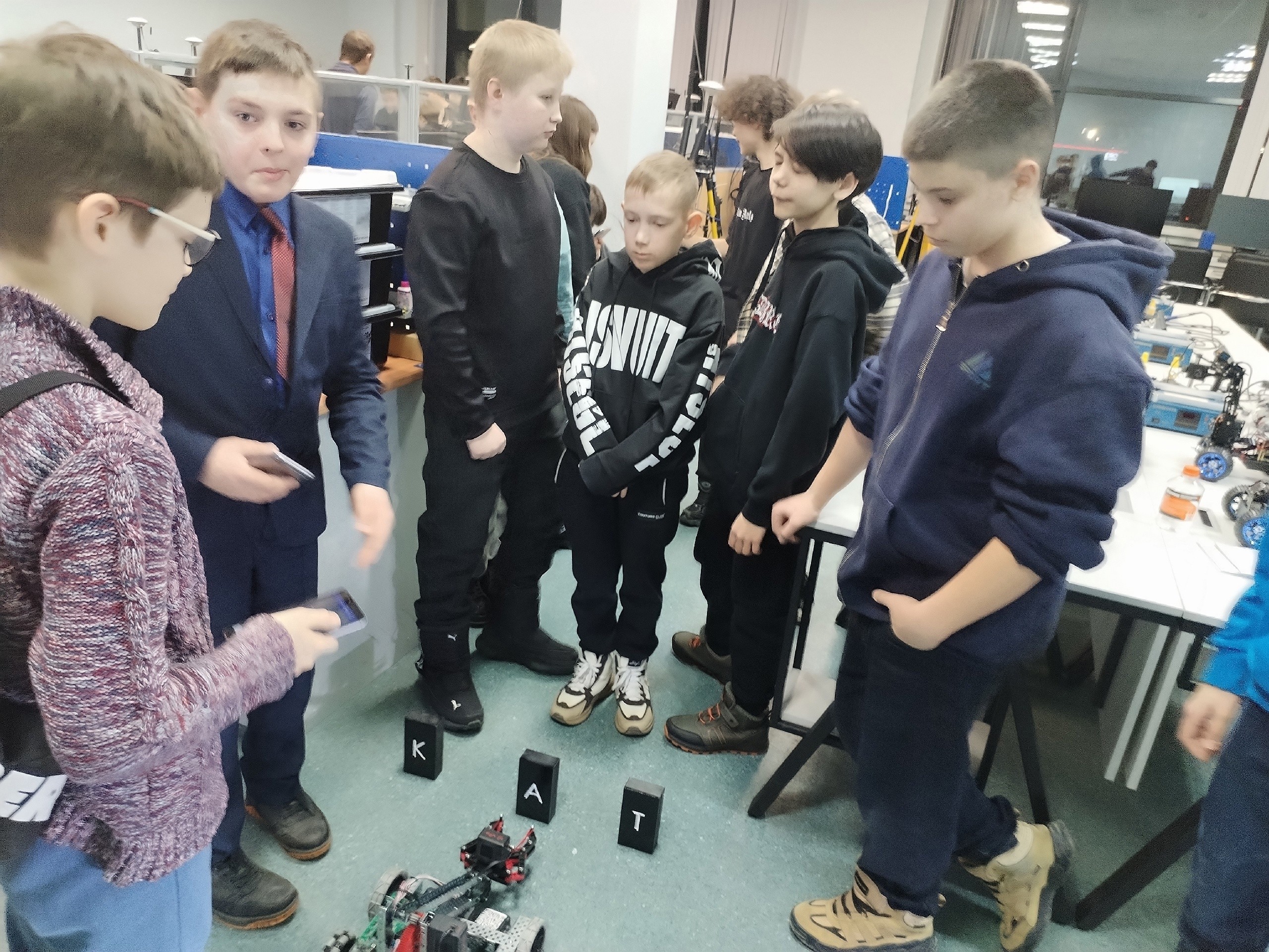 Погружение в мир науки, технологий и робототехники Погружение в мир науки, технологий и робототехники