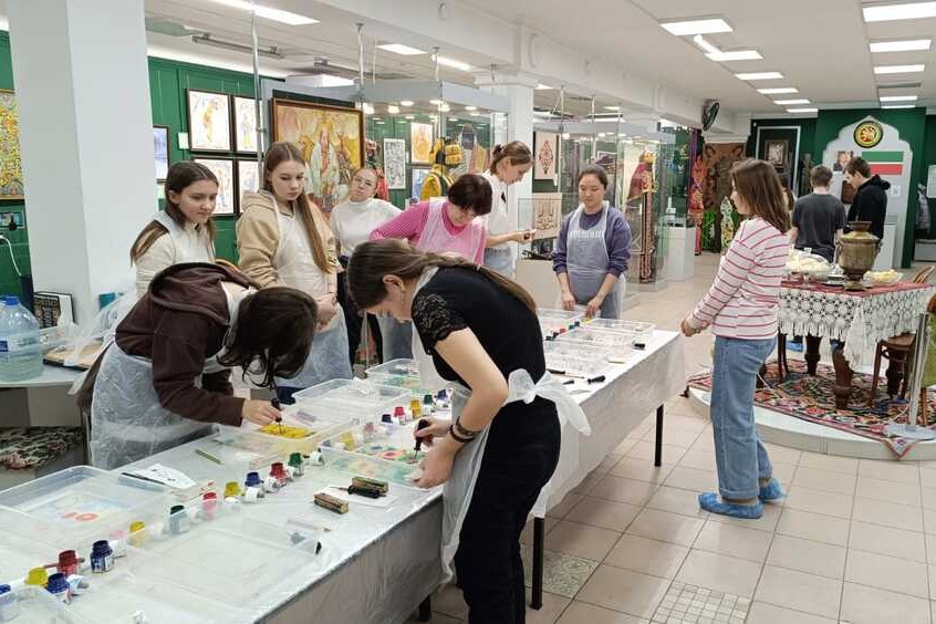 Студенты посетили музейный комплекс Елабуги