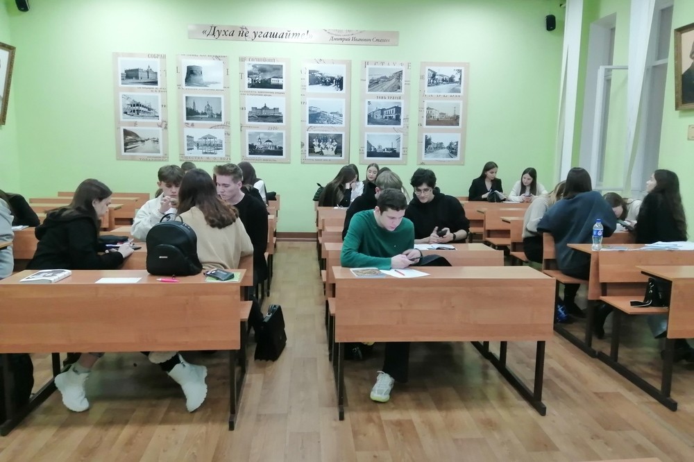 Студенты прошли квест 'Поисковики права' Студенты прошли квест 'Поисковики права'