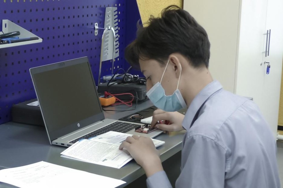 Конкурс 'Созидательный труд для школьников' прошел в Доме научной коллаборации Конкурс 'Созидательный труд для школьников' прошел в Доме научной коллаборации