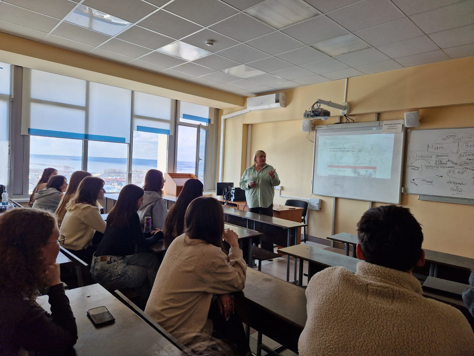 Заместитель исполнительного директора НКО Заместитель исполнительного директора НКО