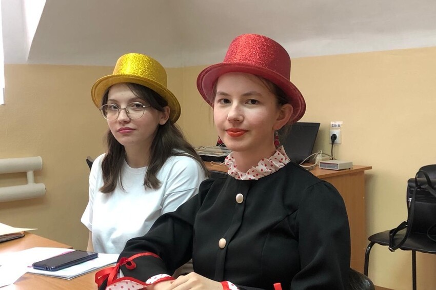 Как снять математическую тревожность: метод цветных шляп Как снять математическую тревожность: метод цветных шляп