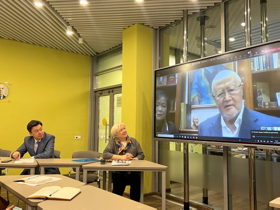 Мохтар Ауэзов: 'Рус әдәбияты белән татар классик әдәбияты аша таныштым' Мохтар Ауэзов: 'Рус әдәбияты белән татар классик әдәбияты аша таныштым'