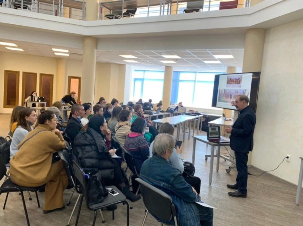 Повышаем квалификацию учителей ИЗО и музыки РТ! Повышаем квалификацию учителей ИЗО и музыки РТ!