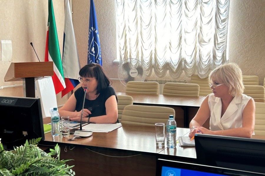 В Елабужском институте КФУ прошел семинар с участием директора Центра изучения проблем профессионального образования В Елабужском институте КФУ прошел семинар с участием директора Центра изучения проблем профессионального образования