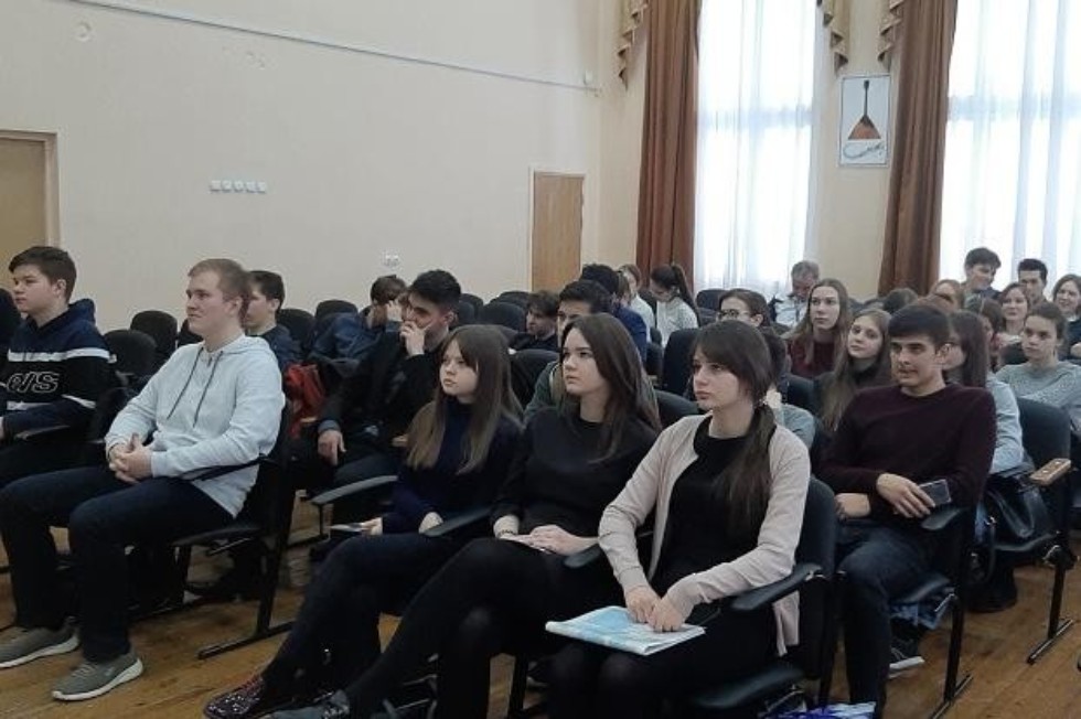 Профориентационные встречи со школьниками продолжаются Профориентационные встречи со школьниками продолжаются