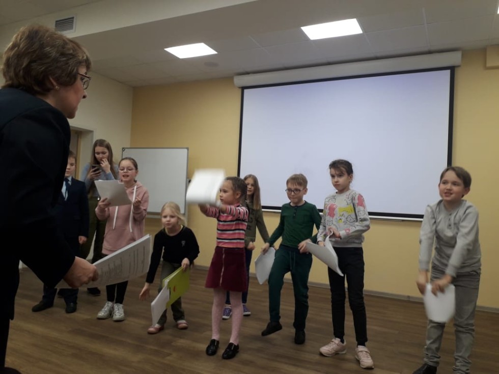 Актерский состав детского театра КФУ 'Радуга' работает над новым спектаклем Актерский состав детского театра КФУ 'Радуга' работает над новым спектаклем