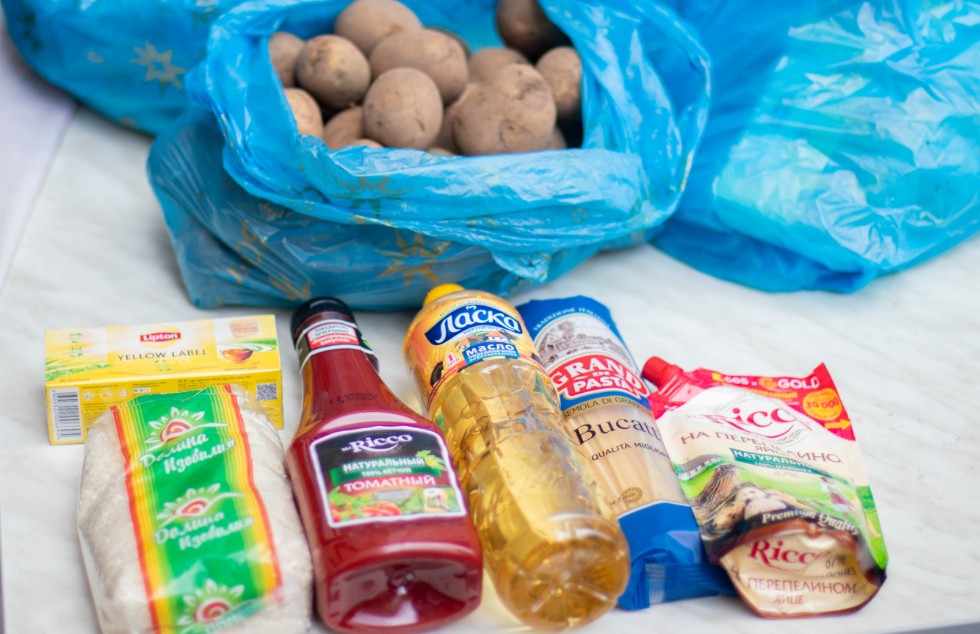 Grocery packages distributed at the Universiade Village ,Universiade Village, groceries, self-isolation