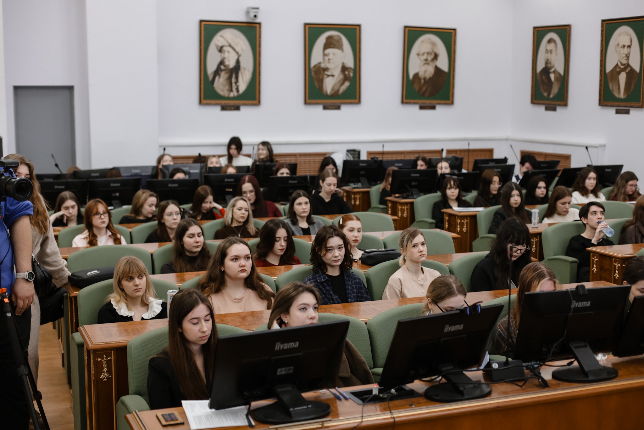 В КФУ прошла конференция 'Россия?Корея: настоящее и будущее российского корееведения' В КФУ прошла конференция 'Россия?Корея: настоящее и будущее российского корееведения'