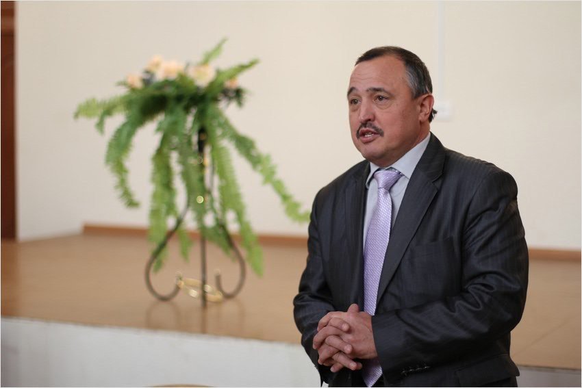 Nail Mukharyamov, newly appointed Director of KFU Institute of Mass Communications and Social Sciences was presented to his team on December, 19.