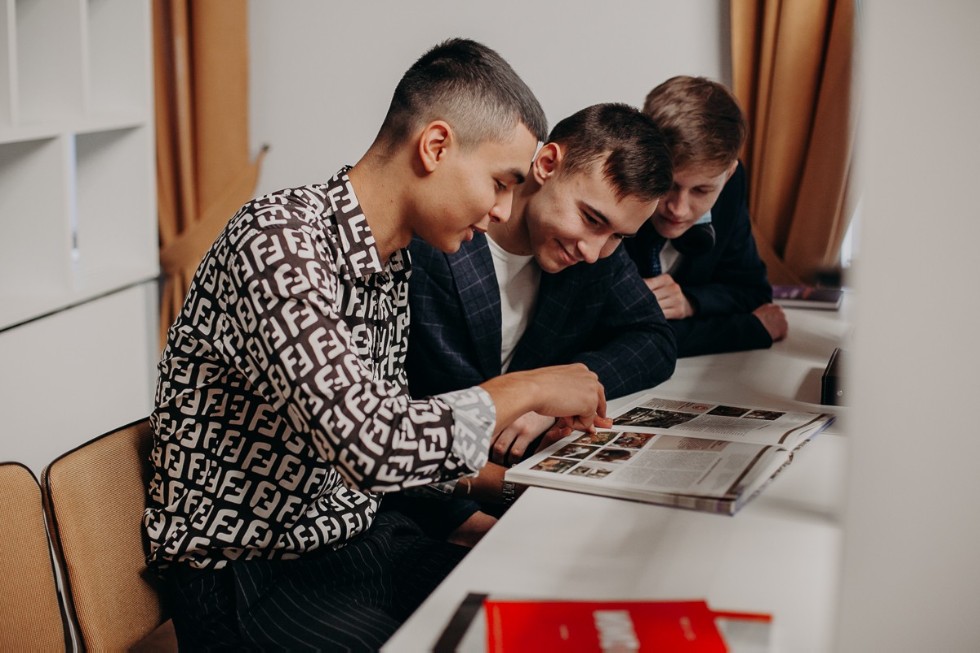 ��������