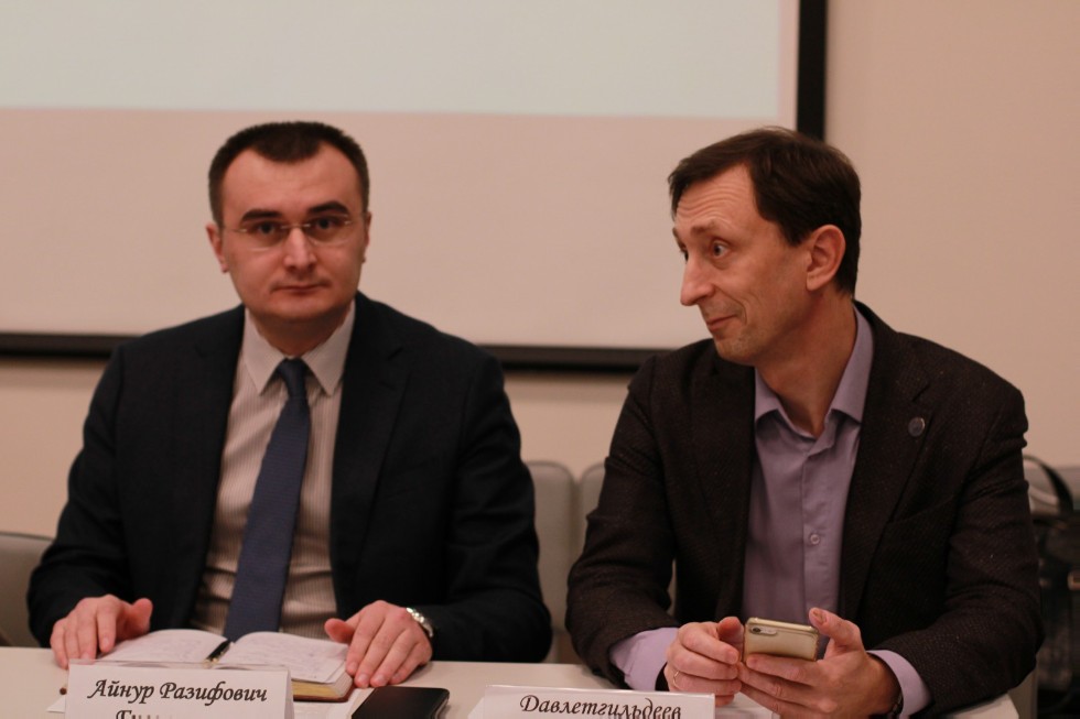 ����, ����������� 30-����� ����������� ��