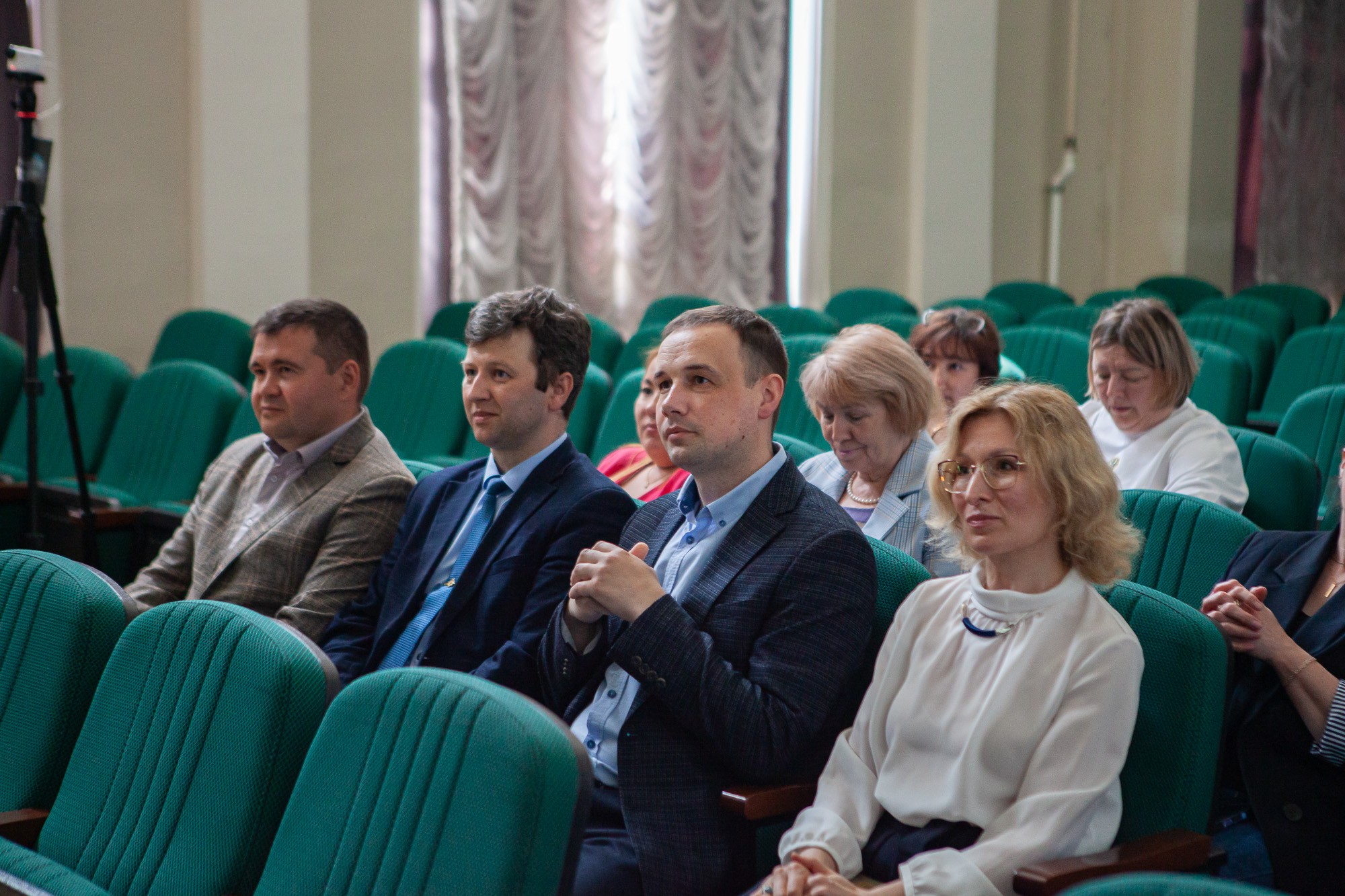 На отделении экономических и юридических наук прозвенел Последний звонок На отделении экономических и юридических наук прозвенел Последний звонок