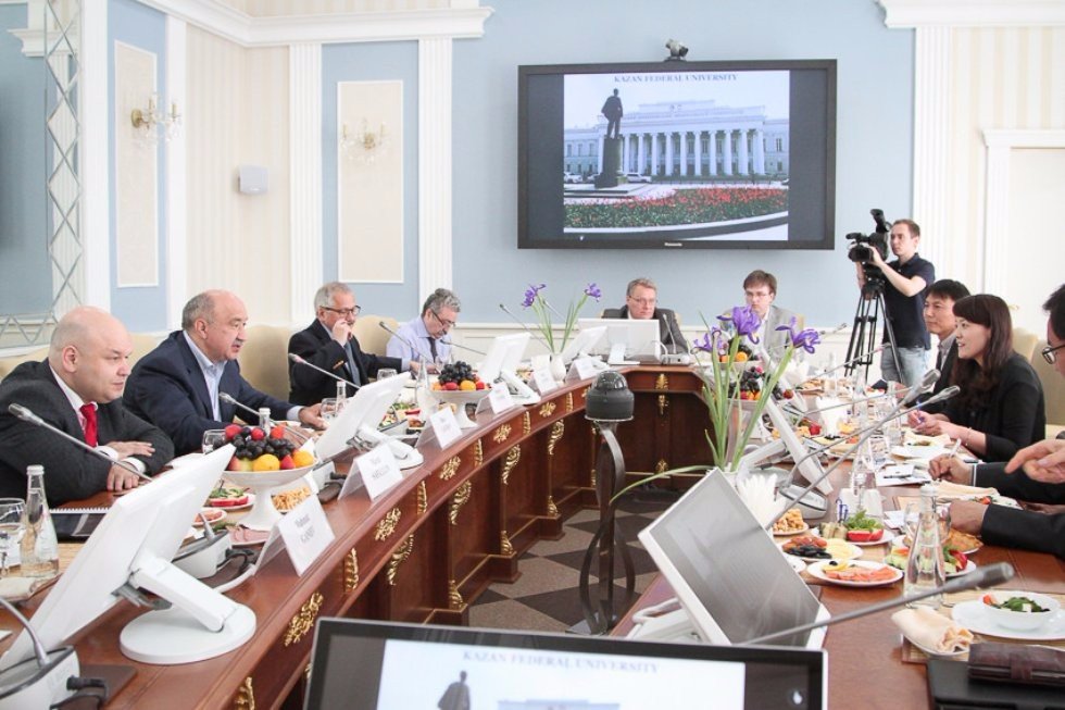 South Korean Business Delegation Visits KFU