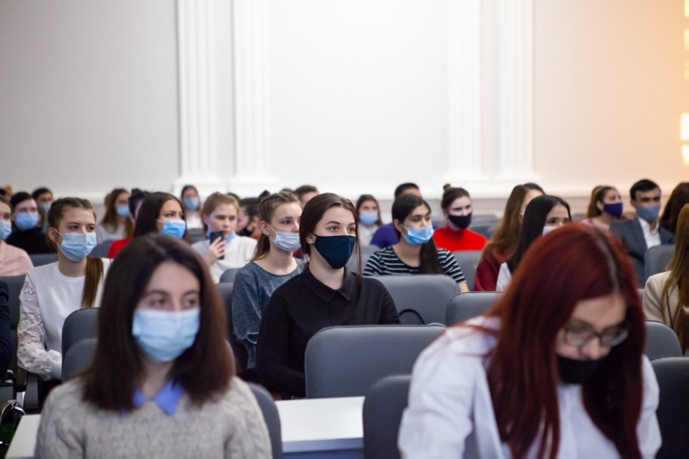 Чествование лучших сотрудников и студентов прошло в Елабужском институте КФУ Чествование лучших сотрудников и студентов прошло в Елабужском институте КФУ