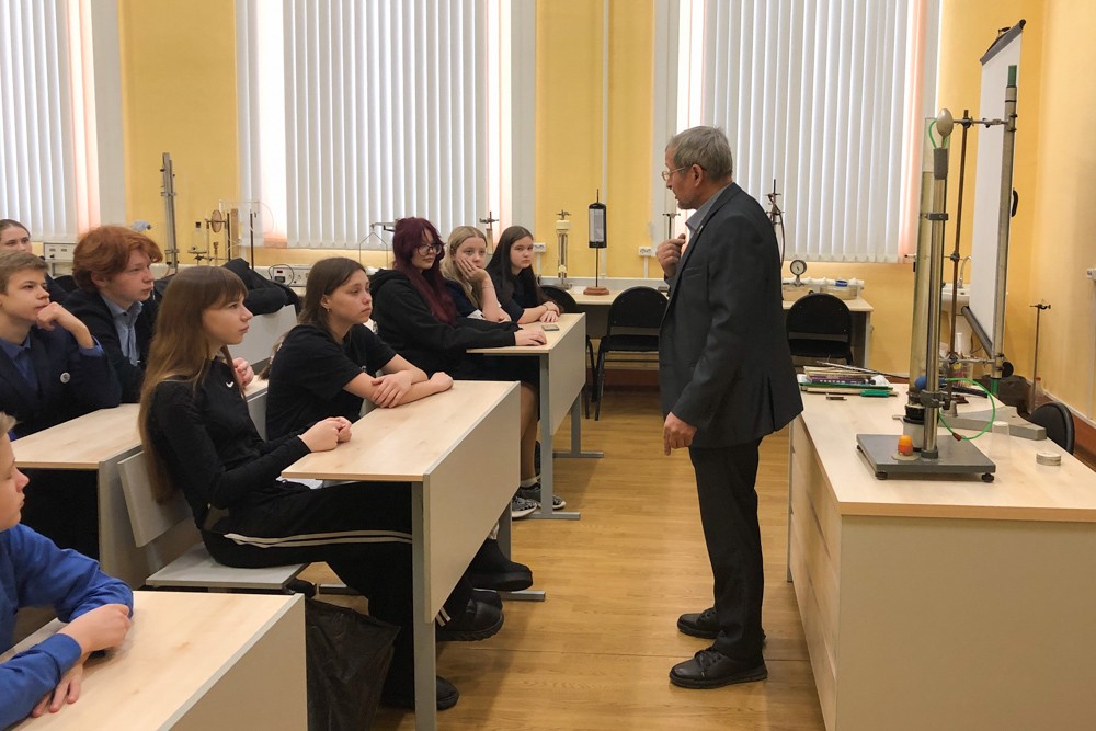 В ОШ 'Университетская' проходила неделя математики, информатики и физики. В ОШ 'Университетская' проходила неделя математики, информатики и физики.