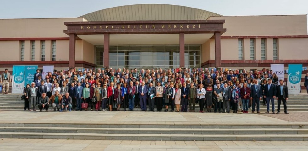 �ө�����ә 'Dünya Dili Türkçe' �������� ���������� ����