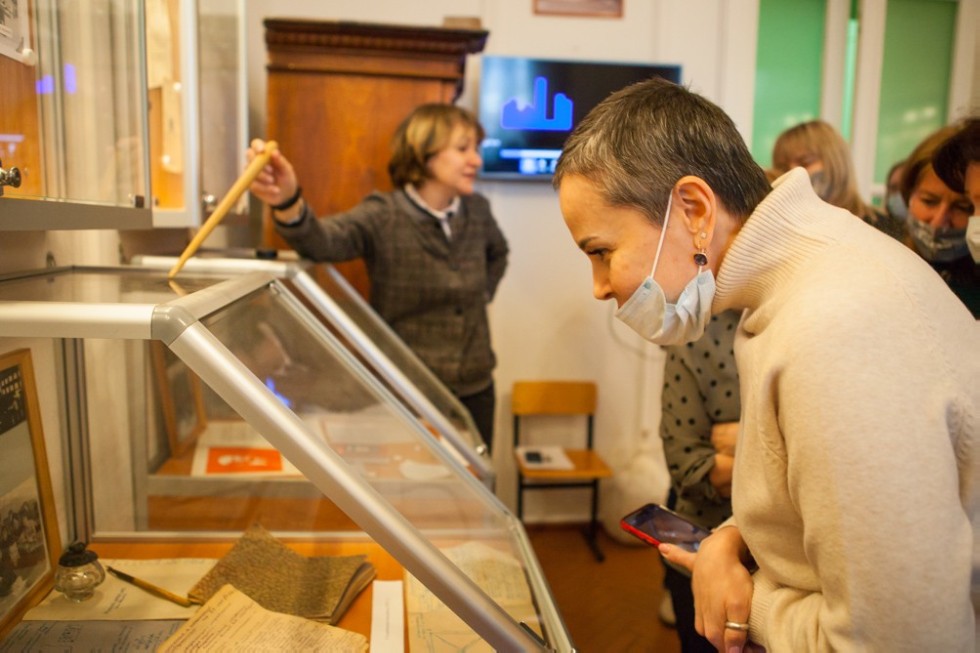 В Елабужском институте КФУ открылась выставка 'От сессии до сессии живут студенты весело' В Елабужском институте КФУ открылась выставка 'От сессии до сессии живут студенты весело'