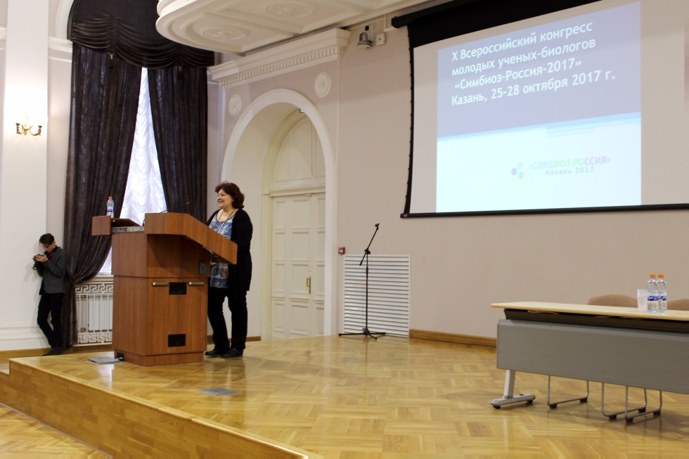 �������-������