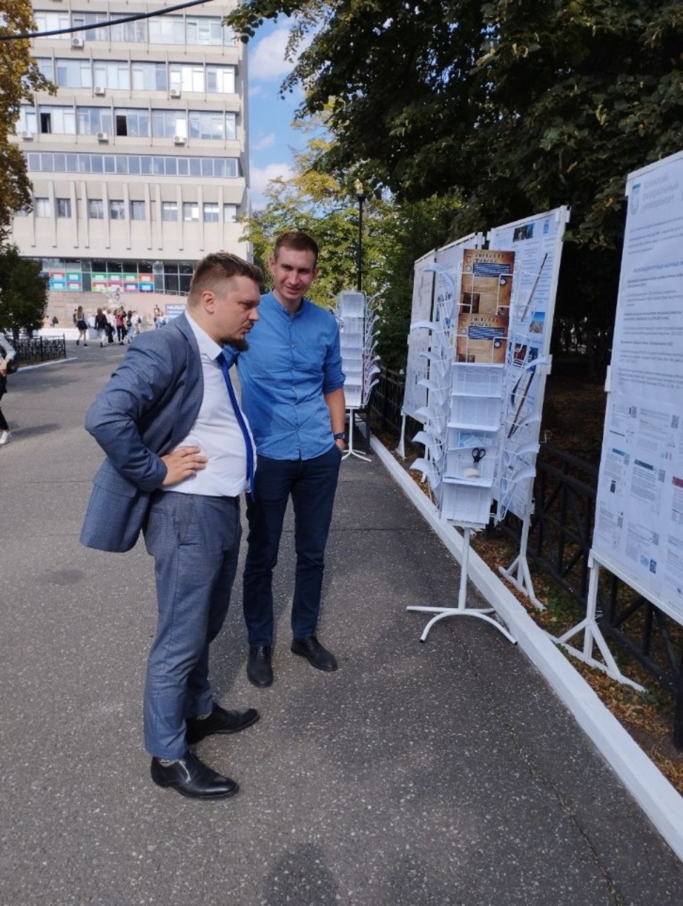 Впервые 1 сентября в День знаний в Казанском федеральном университете состоялась выставка 'Знания, рождённые в КФУ'. Впервые 1 сентября в День знаний в Казанском федеральном университете состоялась выставка 'Знания, рождённые в КФУ'.