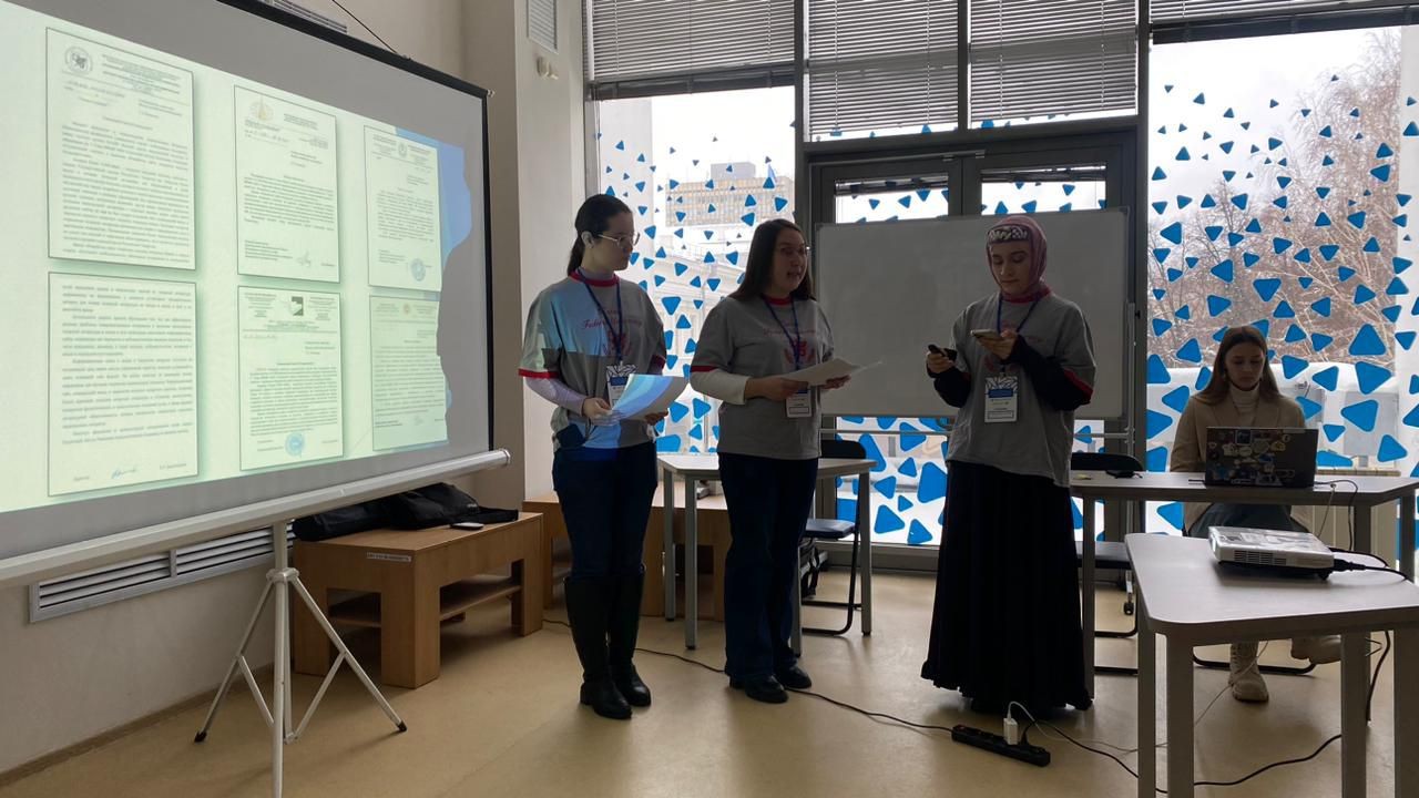 'Рухият'челәр Идел буе федераль округы югары уку йортларының фәнни түгәрәкләр ассоциациясе уздырган 'Science Battle'да катнашты 'Рухият'челәр Идел буе федераль округы югары уку йортларының фәнни түгәрәкләр ассоциациясе уздырган 'Science Battle'да катнашты