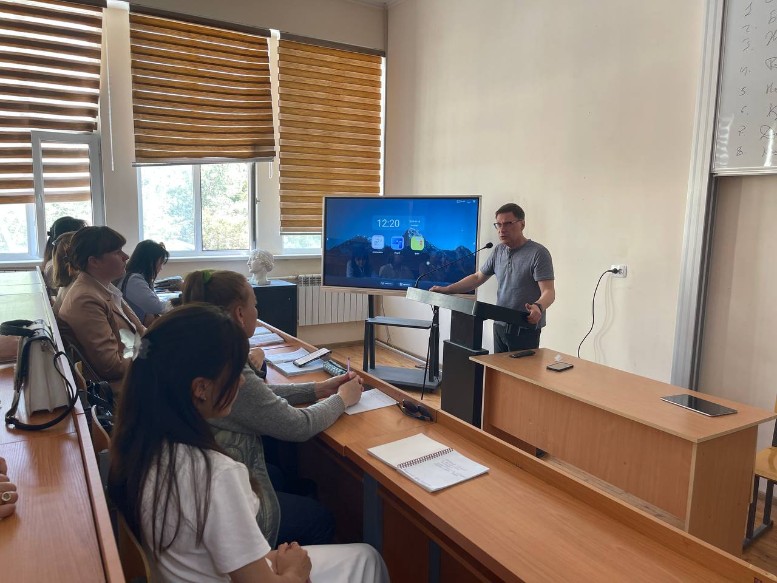 Визит профессора кафедры социальной философии, д. филос. н., Г.В. Мелихова в вузы Республики Узбекистан Визит профессора кафедры социальной философии, д. филос. н., Г.В. Мелихова в вузы Республики Узбекистан