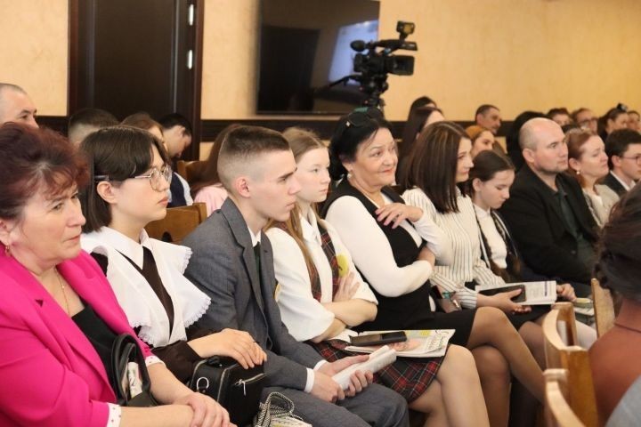 В САБИНСКОМ РАЙОНЕ НАГРАДИЛИ ПОБЕДИТЕЛЕЙ КОНКУРСА ЖУРНАЛИСТСКИХ РАБОТ 'СЕРЛЕ КАЛӘМ' В САБИНСКОМ РАЙОНЕ НАГРАДИЛИ ПОБЕДИТЕЛЕЙ КОНКУРСА ЖУРНАЛИСТСКИХ РАБОТ 'СЕРЛЕ КАЛӘМ'