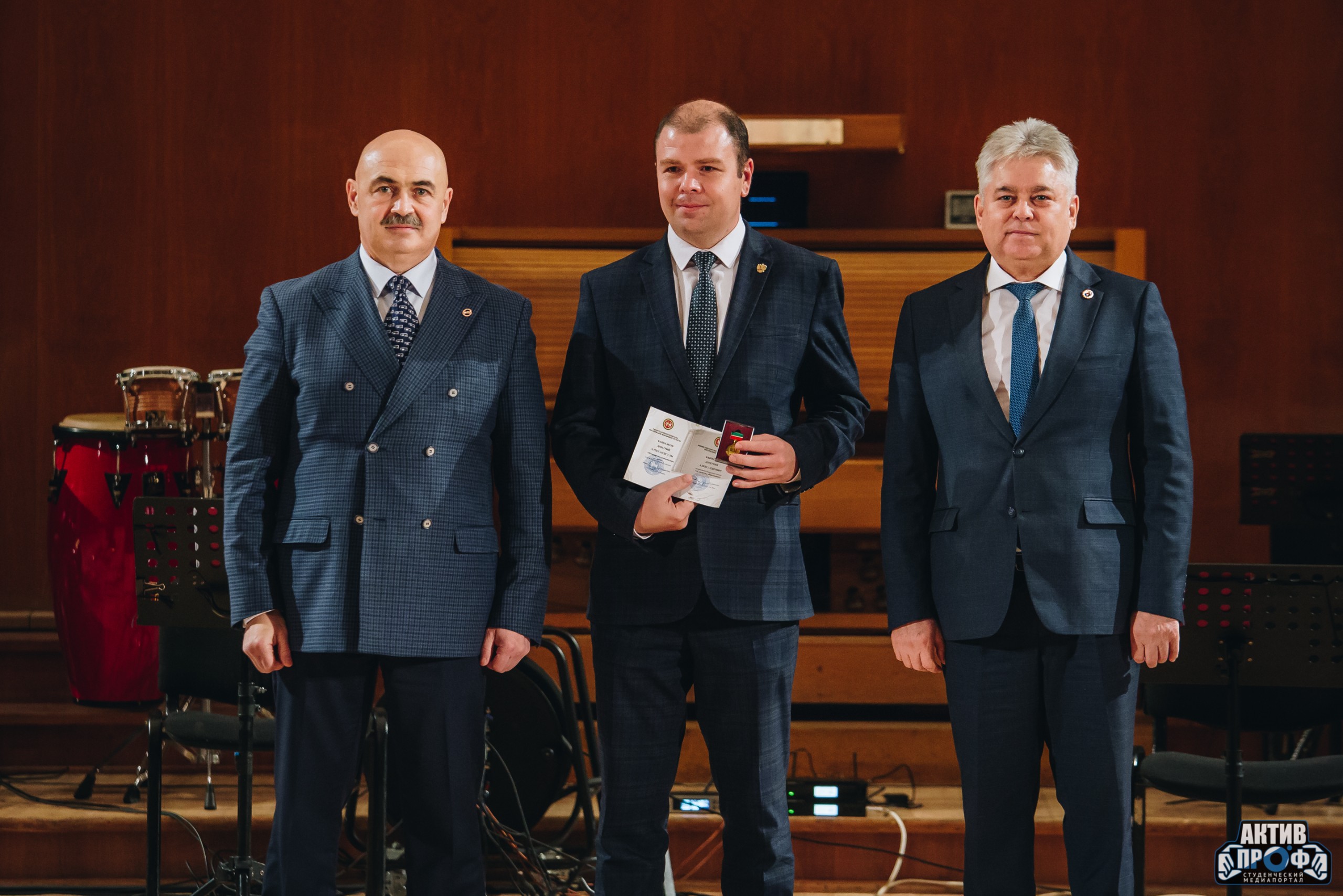 ��� 220 ���! � ��� �������!