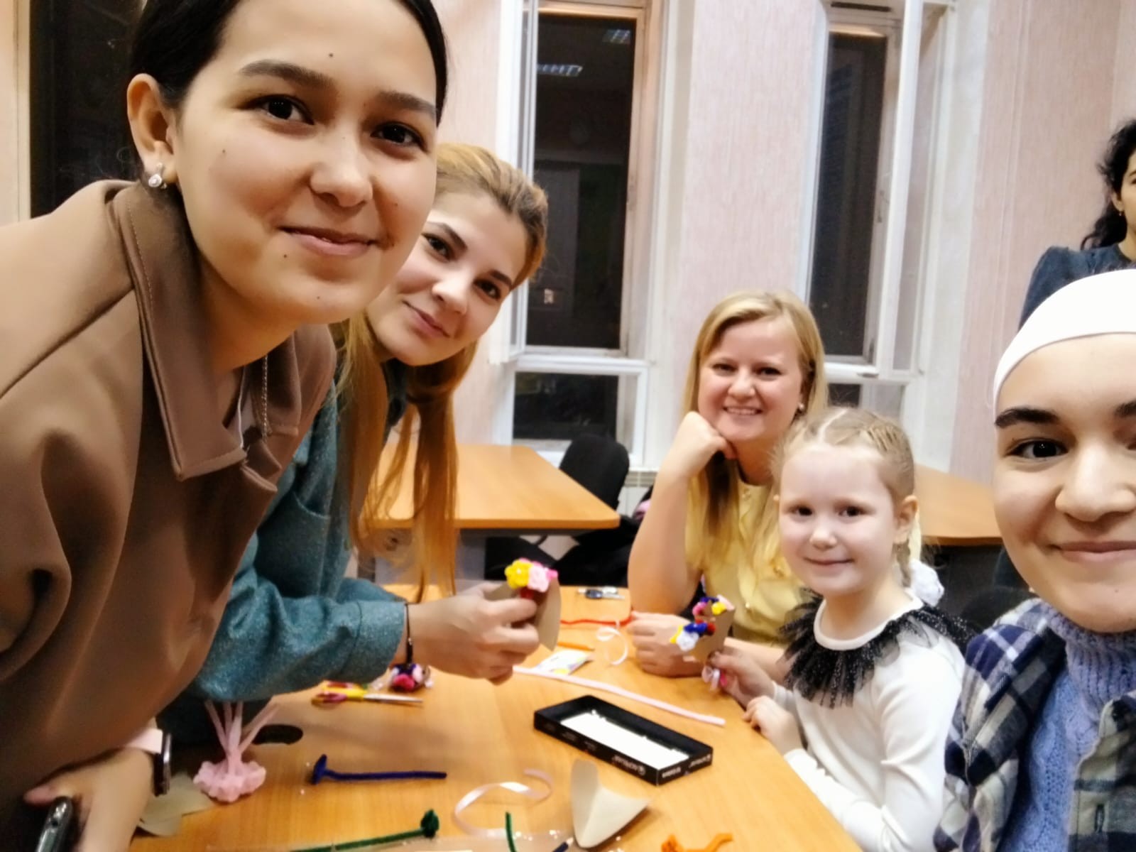 Прошел мастер-класс 'Волшебное творчество' Прошел мастер-класс 'Волшебное творчество'