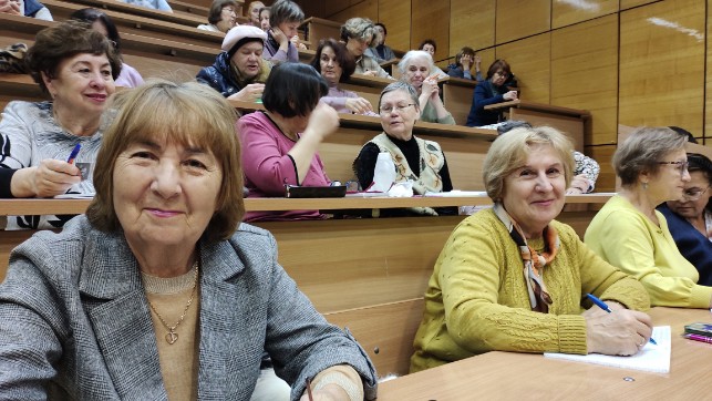 Слушатели Университета третьего возраста с большим интересом посещают лекции по истории Казани Слушатели Университета третьего возраста с большим интересом посещают лекции по истории Казани