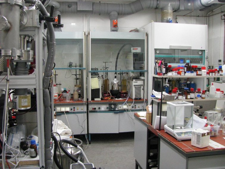 Professor Varfolomeev eliminates all differences between Russian and German laboratories